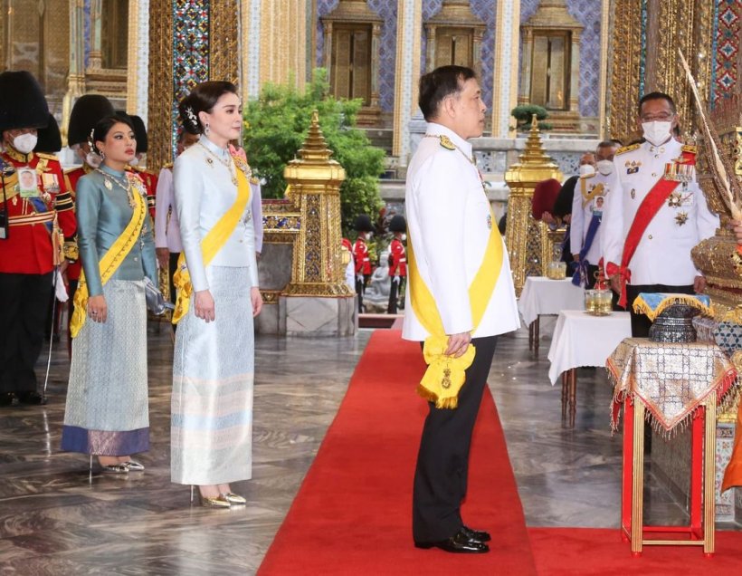 ประมวลภาพ ในหลวง-พระราชินี เสด็จ เฉลิมพระพันปีหลวง ทรงบําเพ็ญราชกุศลฯ