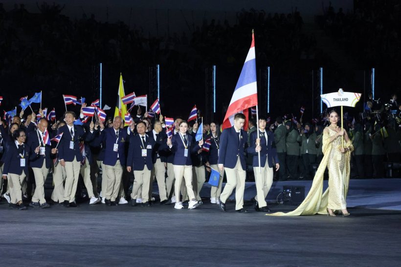 เซอร์ไพรส์ทั้งสนาม พระราชินี นำทัพนักกีฬาไทย ร่วมพิธีเปิดซีเกมส์ 2025