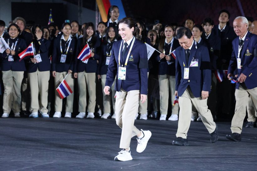 เซอร์ไพรส์ทั้งสนาม พระราชินี นำทัพนักกีฬาไทย ร่วมพิธีเปิดซีเกมส์ 2025