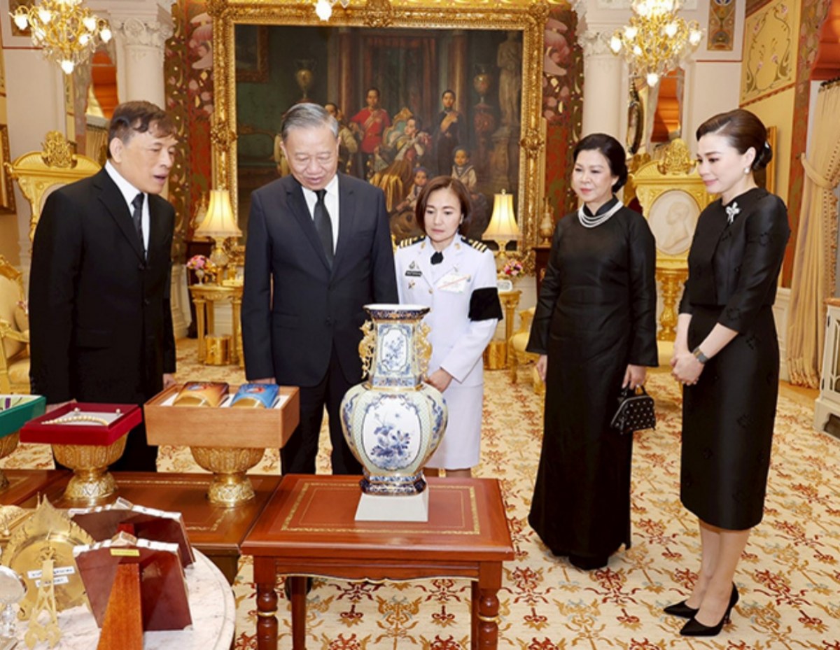 ในหลวงพระราชินี ทรงต้อนรับประธานาธิบดีเวียดนาม