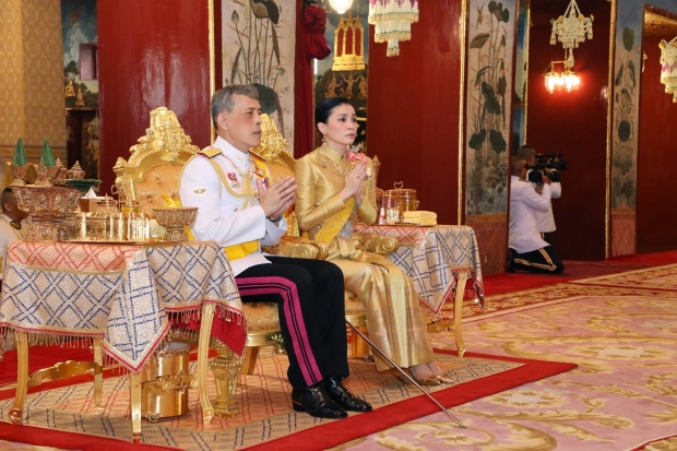 สมเด็จพระเจ้าอยู่หัว พระราชินี เสด็จฯในการพระราชพิธีบรมราชาภิเษก