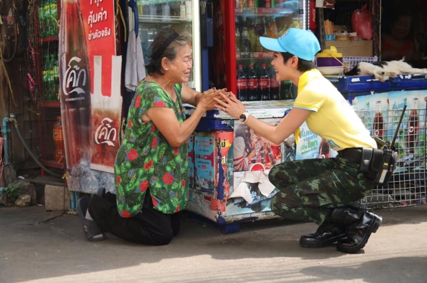  สุดประทับใจ เจ้าคุณพระสินีนาฏฯ ออกเยี่ยมจิตอาสา บอกประชาชน “ไม่เป็นไร ไม่ต้องคุกเข่าค่ะ คุณป้า”