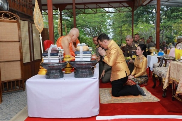 ประมวลภาพ ในหลวง-เจ้าคุณพระ ทรงสนทนาธรรม สมเด็จพระพุทธโฆษาจารย์