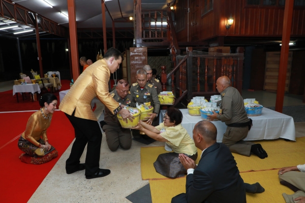 ประมวลภาพ ในหลวง-เจ้าคุณพระ ทรงสนทนาธรรม สมเด็จพระพุทธโฆษาจารย์