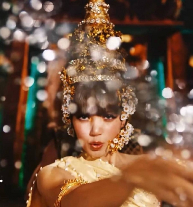 วธ. พูดแล้ว! หลังถกกันชุดใหญ่ ปมรัดเกล้ายอดใน MV “ลิซ่า”