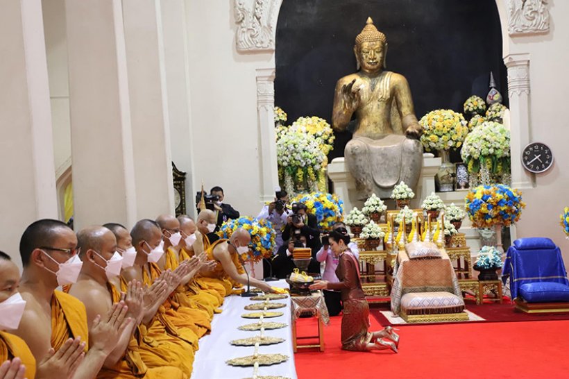 ‘ในหลวง’ โปรดเกล้าฯ ‘เจ้าคุณพระ’ เป็นผู้แทนพระองค์ไปถวายผ้าพระกฐิน