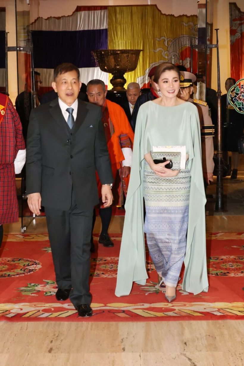 ในหลวง พระราชินี ทรงร่วมในงานถวายพระกระยาหารค่ำเป็นการส่วนพระองค์