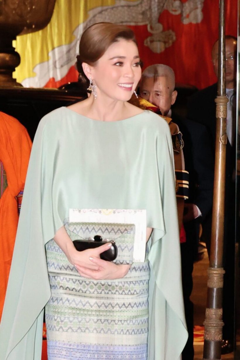 ในหลวง พระราชินี ทรงร่วมในงานถวายพระกระยาหารค่ำเป็นการส่วนพระองค์