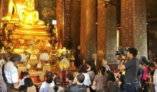 วัดราชบพิตรเปิดโบสถ์ให้ประชาชนกราบสักการะพระบรมราชสรีรางคารวันแรก 