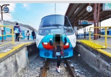 อย่าว่าแต่จีน!!งามหน้าเมื่อสาวไทยโดดลงไปยืนโพสท่าหน้ารถไฟที่ญี่ปุ่น