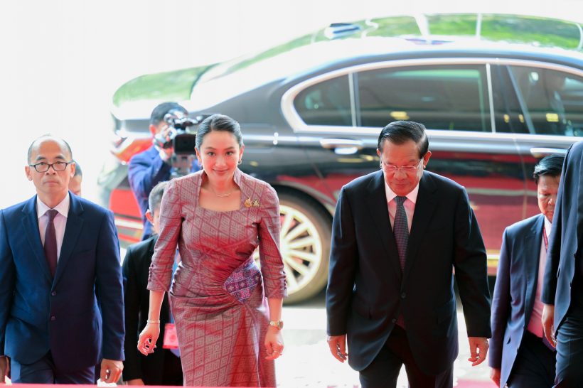 ย้อนภาพวันวาน นายกรัฐมนตรีไทย เยี่ยมอังเคิลฮุนเซน