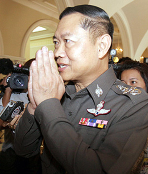 “พล.ต.อ.โกวิท” ยืนยันยังไม่พบข้อมูลสารตั้งต้นระเบิดโยงข่าวก่อการร้ายในไทย