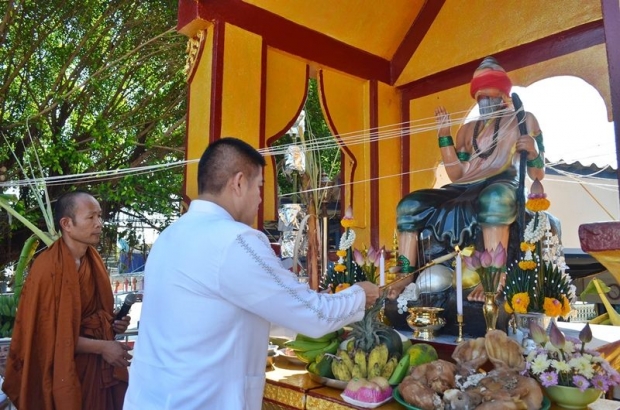 ตะลึง! ผีเจ้าเมืองเข้าหลวงพ่อ ทัก “ธรรมนัส” คนดี สร้างบ้านแปงเมือง ไม่มีใครทำอะไรได้