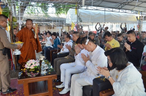 ตะลึง! ผีเจ้าเมืองเข้าหลวงพ่อ ทัก “ธรรมนัส” คนดี สร้างบ้านแปงเมือง ไม่มีใครทำอะไรได้