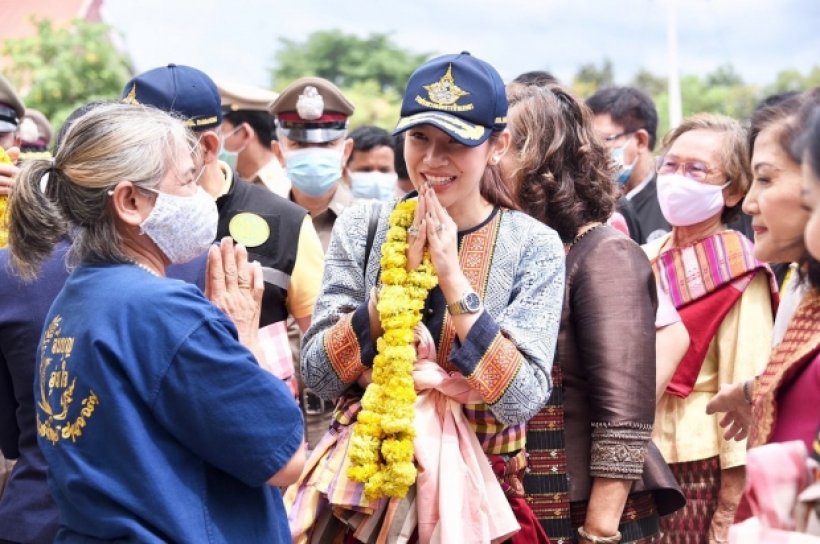 ธรรมนัส ตอบแล้วปมภรรยาจุ๊บจิ๊บ จ่อนั่งปธ.ยุทธศาสตร์ประชาธิปไตยใหม่