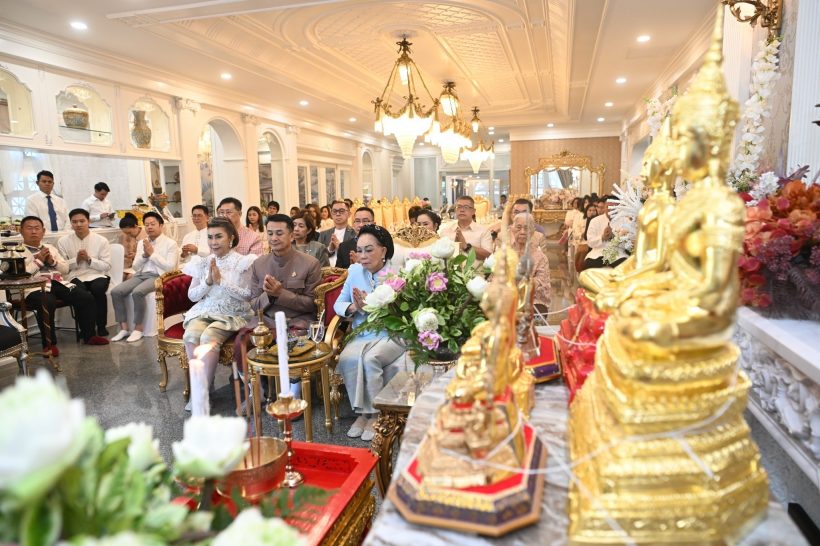 หมอชลน่าน ควงภรรยา ทำบุญขึ้นบ้านใหม่ใหญ่อลังการมาก
