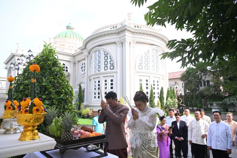 หมอชลน่าน ควงภรรยา ทำบุญขึ้นบ้านใหม่ใหญ่อลังการมาก