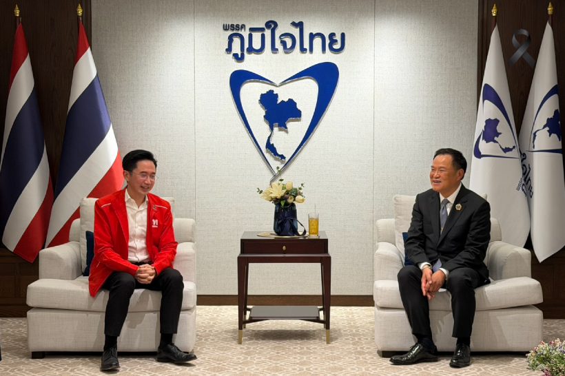 เปิดภาพนาทีประวัติศาสตร์ เพื่อไทย-ภูมิใจไทย บรรยากาศชื่นมื่น