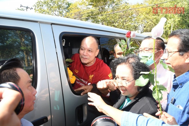 ด่วน! ปล่อยตัว ณัฐวุฒิ ใสยเกื้อ - เพนกวิน โพสต์ยินดีได้รับอิสรภาพ