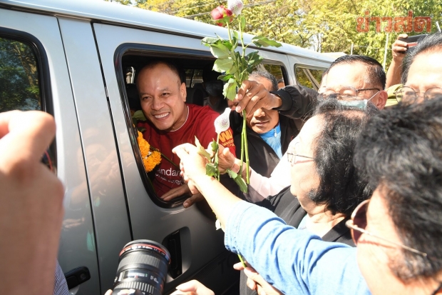 ด่วน! ปล่อยตัว ณัฐวุฒิ ใสยเกื้อ - เพนกวิน โพสต์ยินดีได้รับอิสรภาพ