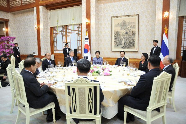 "ยิ่งลักษณ์" เยือนเกาหลีใต้ ร่วมประชุมระดับผู้นำว่าด้วยความมั่นคงทางนิวเคลียร์ 