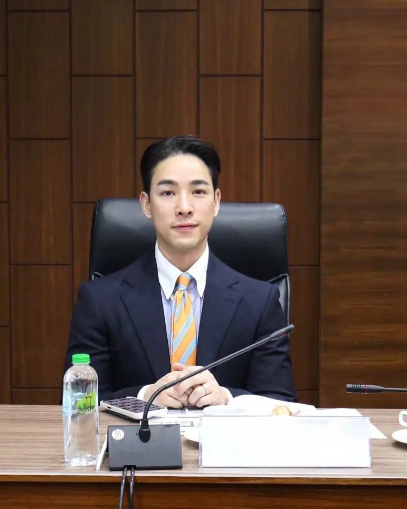 เพื่อไทย เปิดตัว ภูผา หล่อมีสาระ ดีกรีอดีตดาราช่อง3