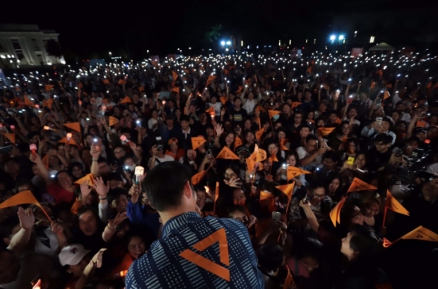 ธนาธร ปลุก ปชช.เลือกตั้งพิพากษาเผด็จการ ชี้หากพ่ายแพ้ ประเทศจะล้าหลังไปอีก 8 ปี