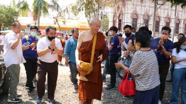 เปิดภาพ น้องชายทักษิณ ย่องเงียบบวช นักการเมือง-มิตรสหาย แห่อนุโมทนา