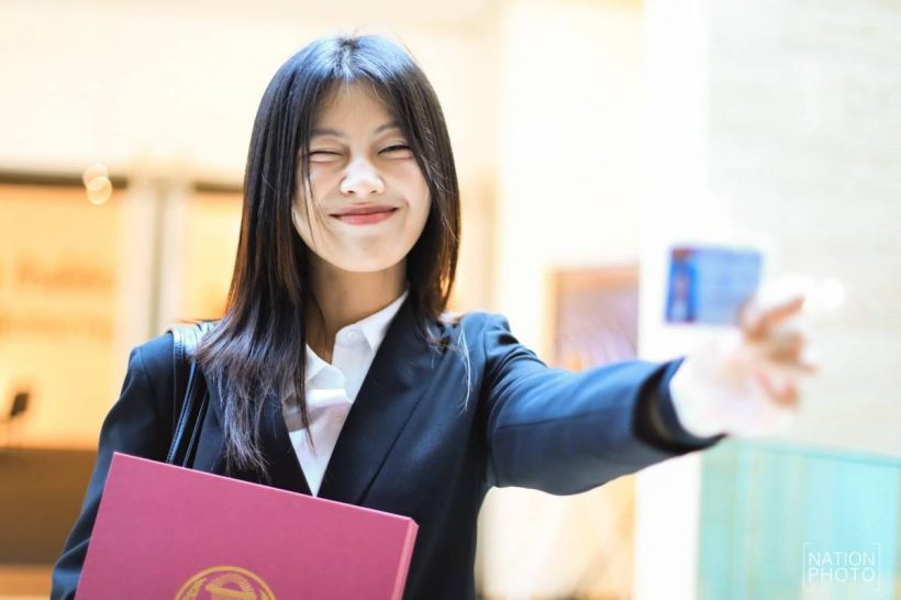 เปิดวาร์ป สส.พลอย สส.อายุน้อยที่สุด หลานตาเนวิน