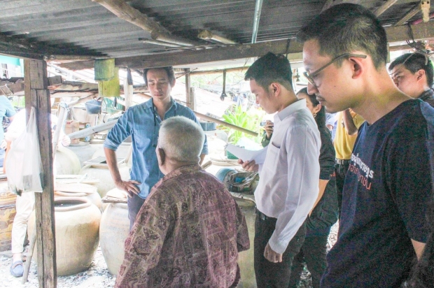 “พิธา” ลงพื้นที่บางปะกง รับฟังปัญหาชาวบ้าน ชี้พัฒนาศก.ต้องให้ชุมชนร่วม