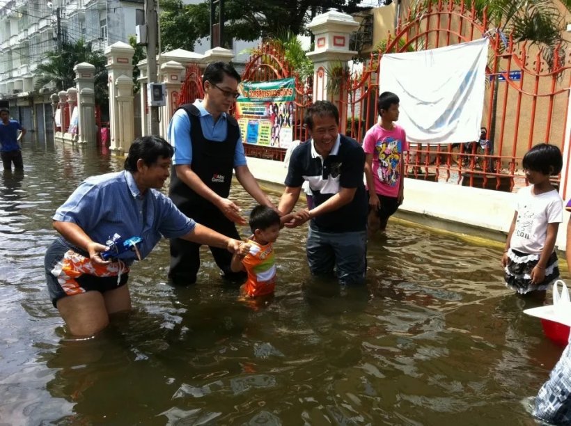 เปิดใจพ่อโฟกัส นภาพล จีระกุล สมาชิกพรรค ปชป.กับลูกสาวต่างแนวคิด