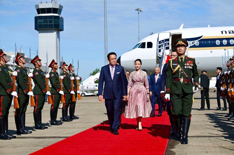 ประมวลภาพ นายกฯอนุทิน-ภริยา ทำภารกิจเเรกที่ สปป.ลาว