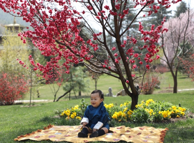 ชมความน่ารักพระโอรสองค์ที่ 2 ของกษัตริย์จิกมี แห่งภูฏาน