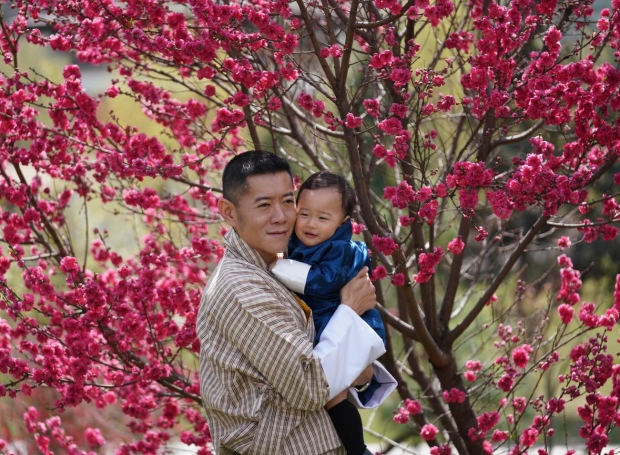 ชมความน่ารักพระโอรสองค์ที่ 2 ของกษัตริย์จิกมี แห่งภูฏาน