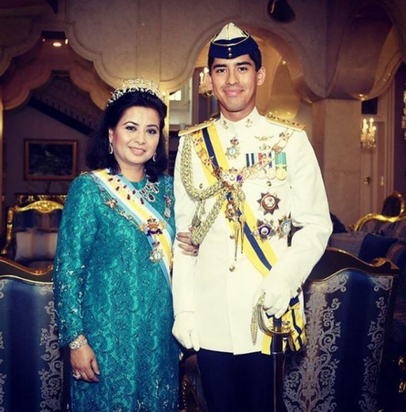 เผยโฉมพระพักตร์  เจ้าชายมาเลเซีย หล่อ สมาร์ท ชื่นชอบการเเข่งรถ