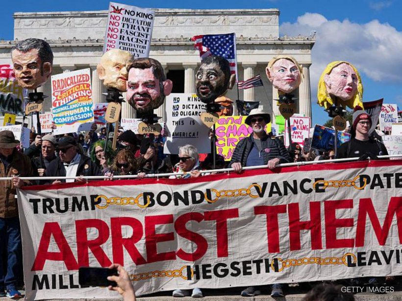 อเมริกาลุกเป็นไฟ! คนนับล้านลงถนนไล่ "ทรัมป์" เซ่นปมบุกอิหร่าน