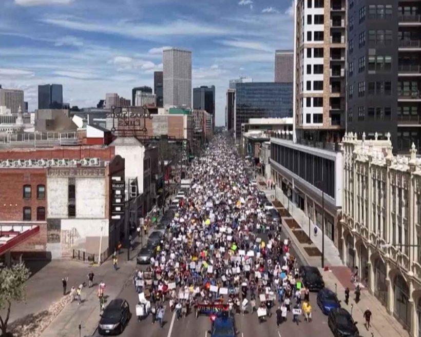 อเมริกาลุกเป็นไฟ! คนนับล้านลงถนนไล่ "ทรัมป์" เซ่นปมบุกอิหร่าน