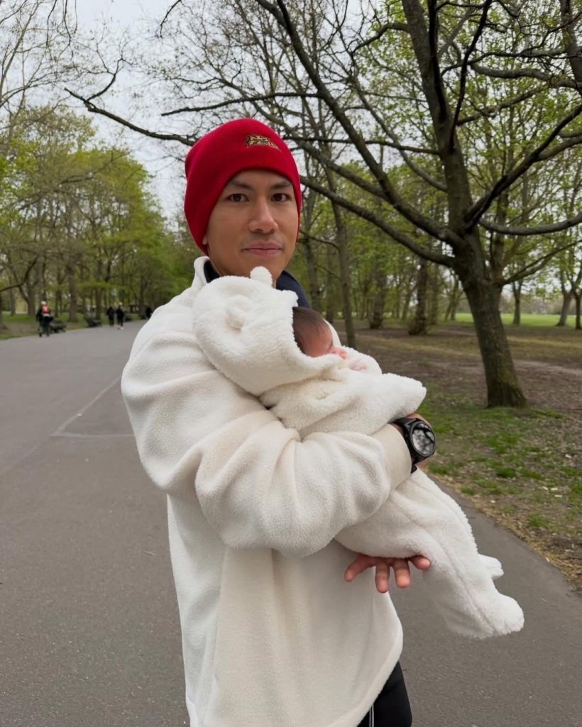 ใจละลาย! เจ้าชายมาทีนอวดโฉมเจ้าหญิงน้อย ในทริปครอบครัว