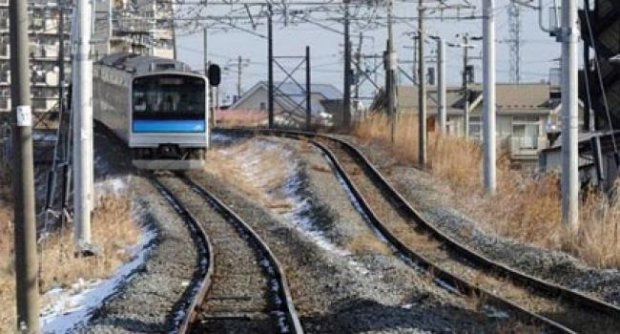 เด็กชายญี่ปุ่นกระโดดให้รถไฟชนตายน้อยใจโรงเรียนถูกสั่งปิด