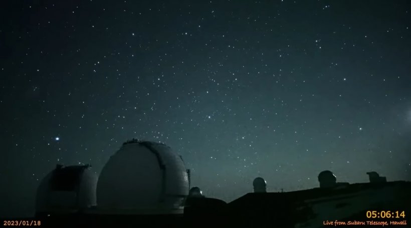 เปิดคลิป เกลียวสีน้ำเงินประหลาดคล้ายกาแล็กซี บนท้องฟ้าในฮาวาย