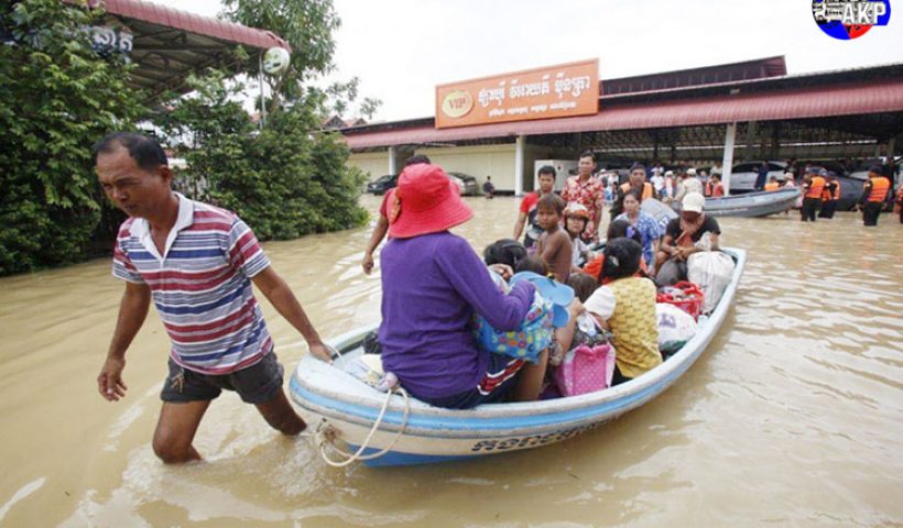 เขมรเผชิญวิกฤตน้ำท่วมหนัก วอนไทยช่วยในฐานะเพื่อนมนุษย์