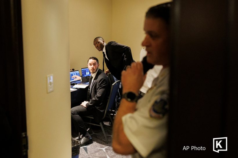 เปิดภาพนาทีระทึก พาทรัมป์ออกจากงานเลี้ยง หลังมีเสียงปืน