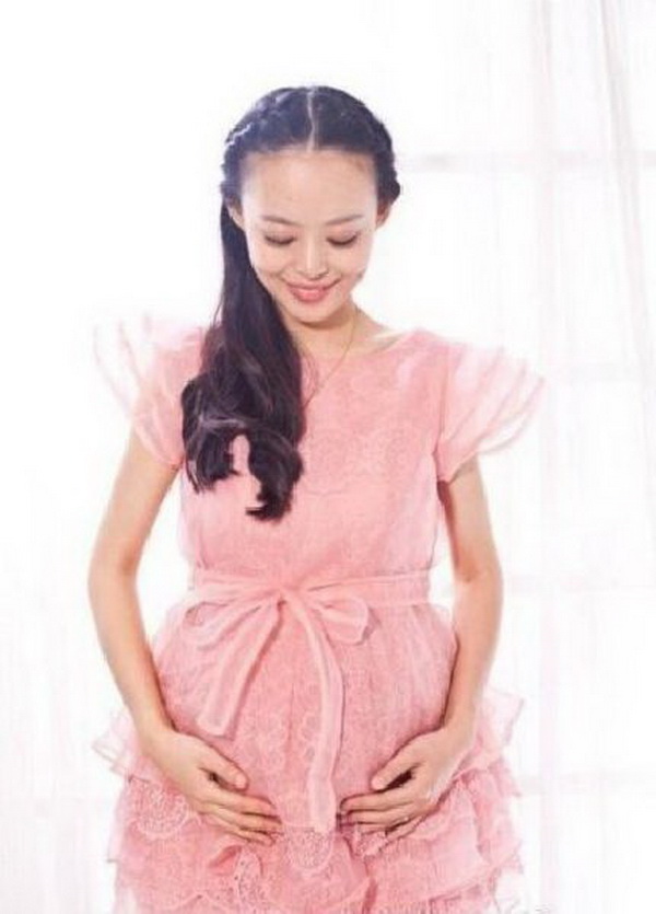 ซึ้ง! พิธีกรสาวจีนสละชีวิต ไม่ทำคีโมรักษามะเร็ง เพื่อชีวิต‘ลูก’ในท้อง