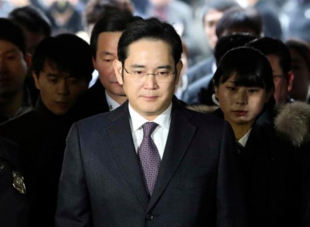 ซัมซุงเจอมรสุม เสี่ยงชะงัก หากวันนี้เกาหลีใต้สั่งจำคุกทายาท 12 ปี