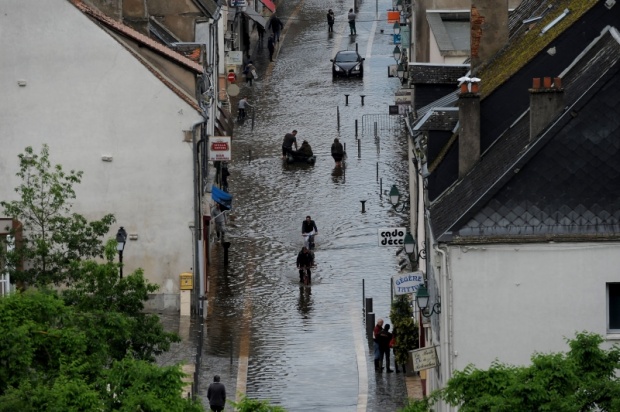 แม่น้ำแซนทะลักท่วมปารีส หวั่นกระทบบอลยูโร2016