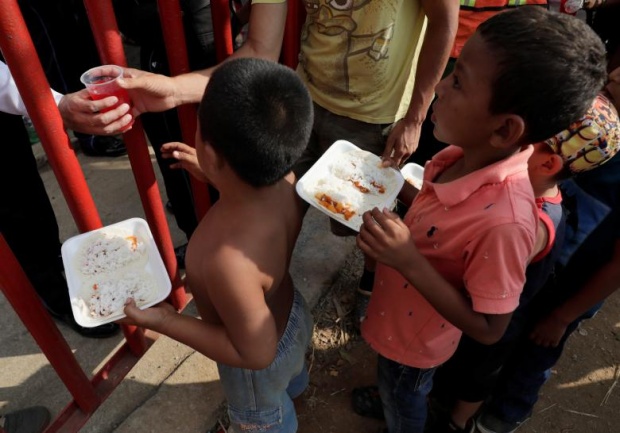 ประมวลภาพ : วิกฤตการณ์สมรภูมิซีเรีย ผู้คนต่างพากันอพยพหนีภัย