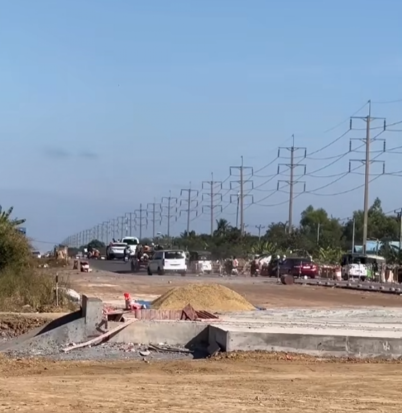 คลิปทหารเขมร อพยพชาวบ้านในพื้นที่ปอยเปต อ้างกำลังจะมีการสู้รบ!