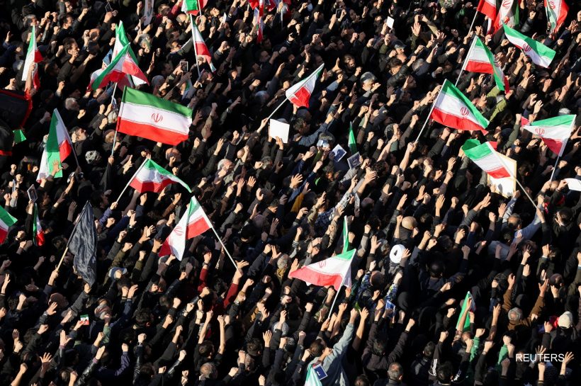 ชาวอิหร่านเดินขบวนไว้อาลัยต่อการจากไปของคาเมเนอีผู้นำสูงสุด