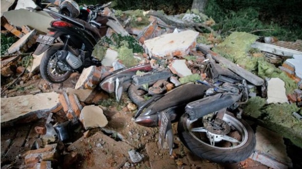 แผ่นดินไหวอินโดนีเซีย: แผ่นดินไหวรุนแรงใกล้เกาะลอมบอก เสียชีวิต 22 คน