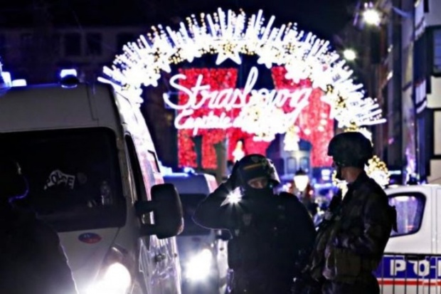 ฝรั่งเศสเดือด! กราดยิงสนั่นตลาดคริสต์มาส นักท่องเที่ยวไทยโดนด้วย ยิงทะลุหัวดับ